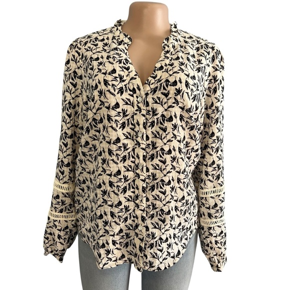 3/$30 🍂 Haver + Blair London Floral Black and White Long Sleeve Top - Picture 1 of 9